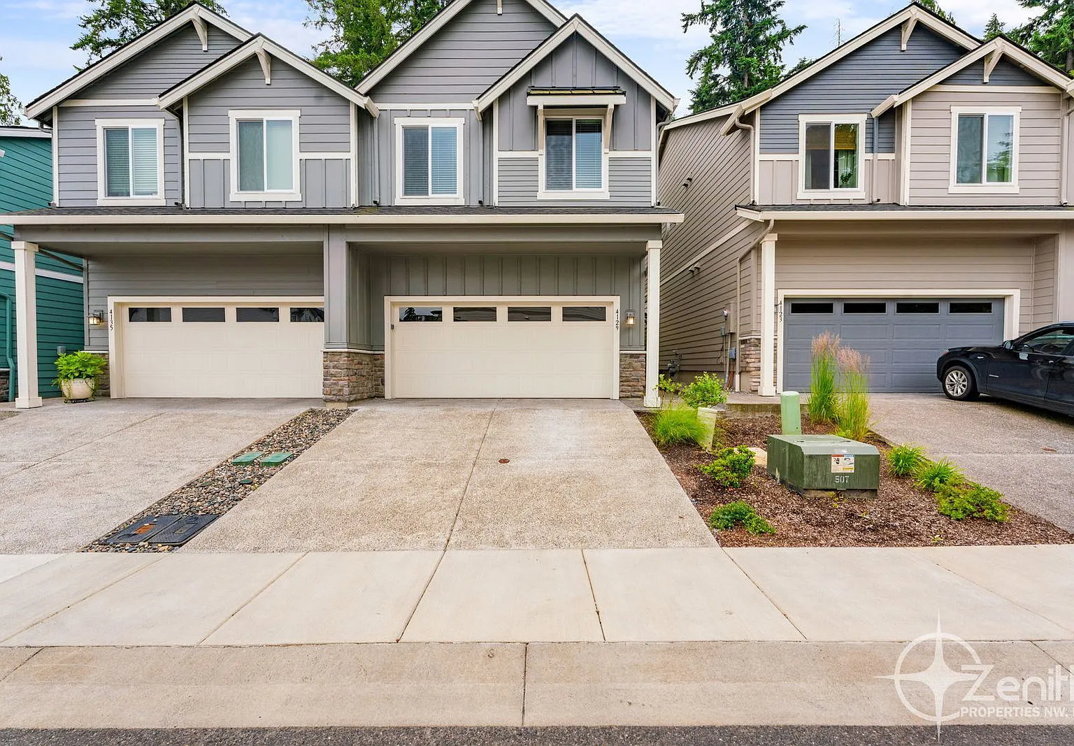 3 bed, 2.5 bath, 1439 sqft, $2,615 — Photo 1