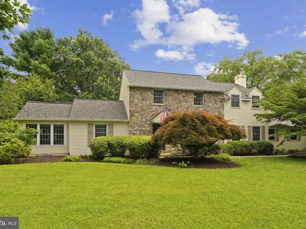 1183 Hampshire Pl, West Chester, PA 19382