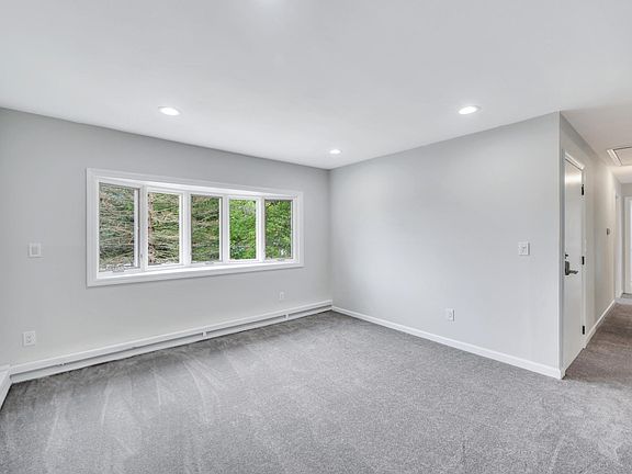 2nd image of 352 Holbrook Rd