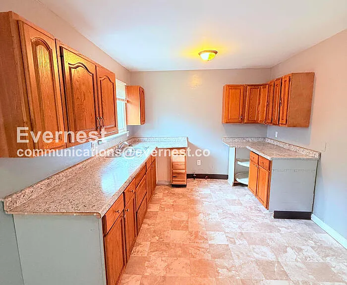 12121 Montrose St — Photo 2
