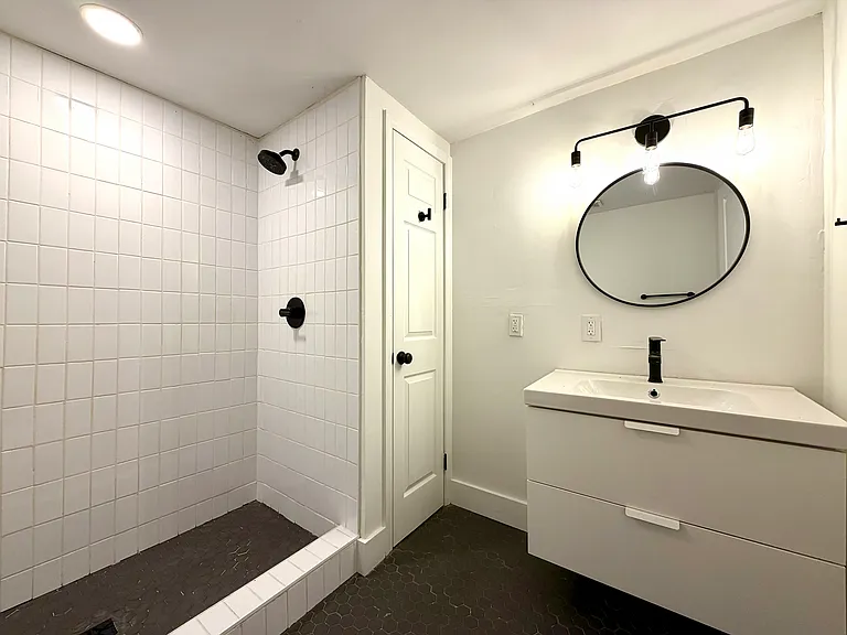 1627 Wainwright Dr SE — Photo 10