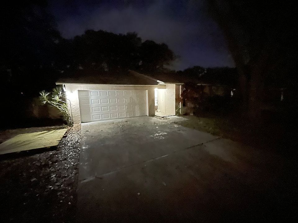 2nd image of 721 Winter Garden Dr