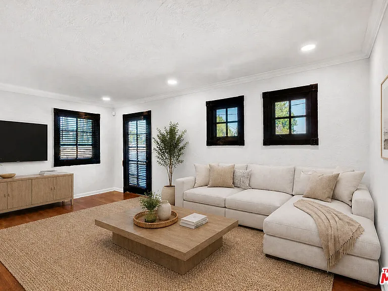 1118 Cardiff Ave #7 — Photo 5
