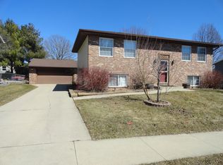 4421 Valley Dr NW, Rochester, MN 55901