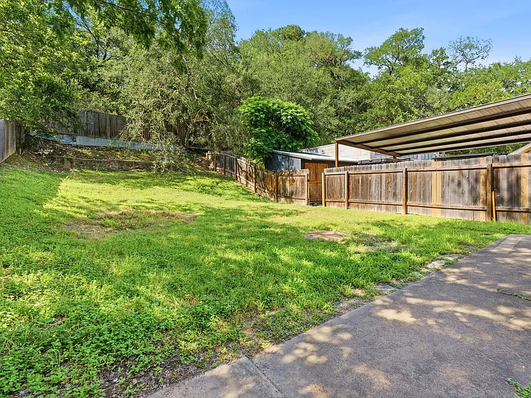 2720 Oak Springs Dr — Photo 23