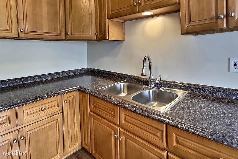 1st image of 635 Coronado Ave APT 2