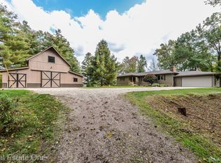 9497 E Lovejoy Rd, Linden, MI 48451
