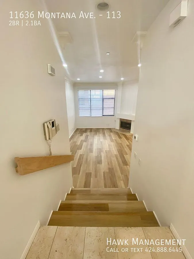 Spacious 2-Bedroom Condo in the Heart of Brentwood — Photo 4