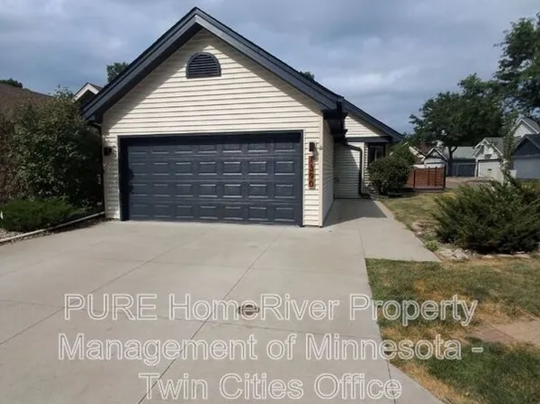 1390 Granada Trl N, Oakdale, MN 55128
