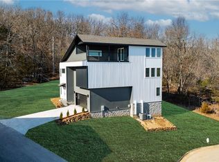 31 S Paddock Loop, Fayetteville, AR 72701