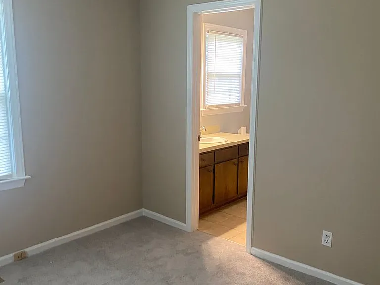 1509 N Respess St — Photo 20