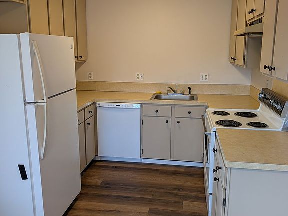 3rd image of 626 Saint Francis St #626