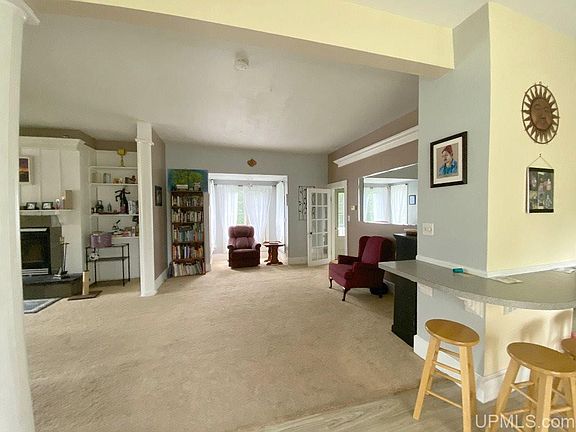 5th image of 900 Stockbridge Ave
