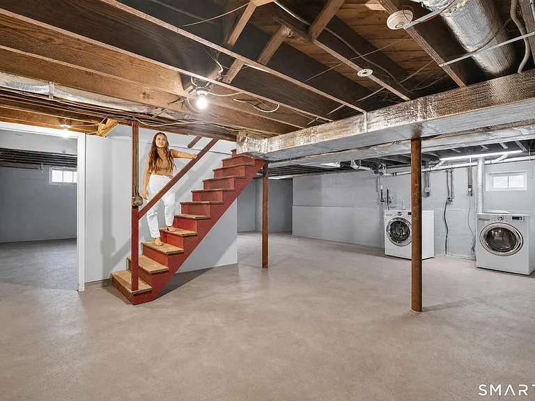11 Stratfield Pl — Photo 32