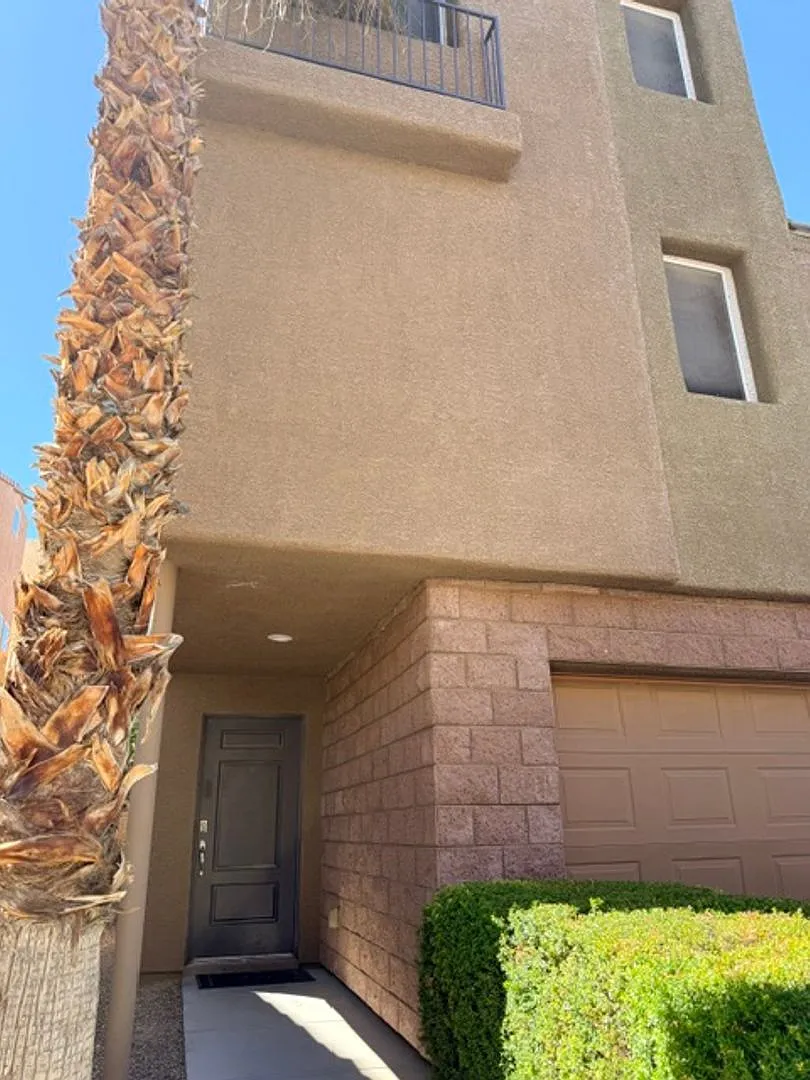 Very Beautiful 3 Bedroom Home!! — Photo 2