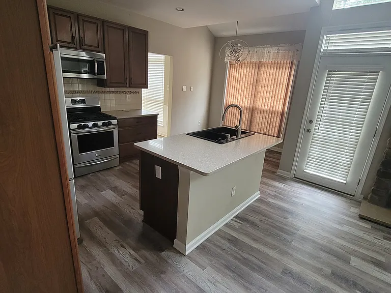 322 Fell Ln — Photo 10