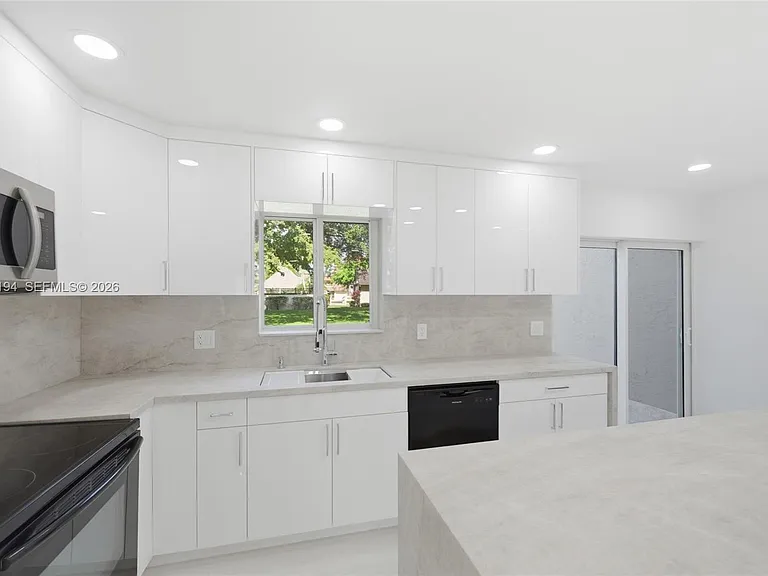 22384 Thousand Pines Ln — Photo 10