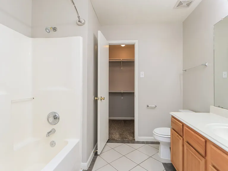 12119 Bowsman Dr — Photo 11