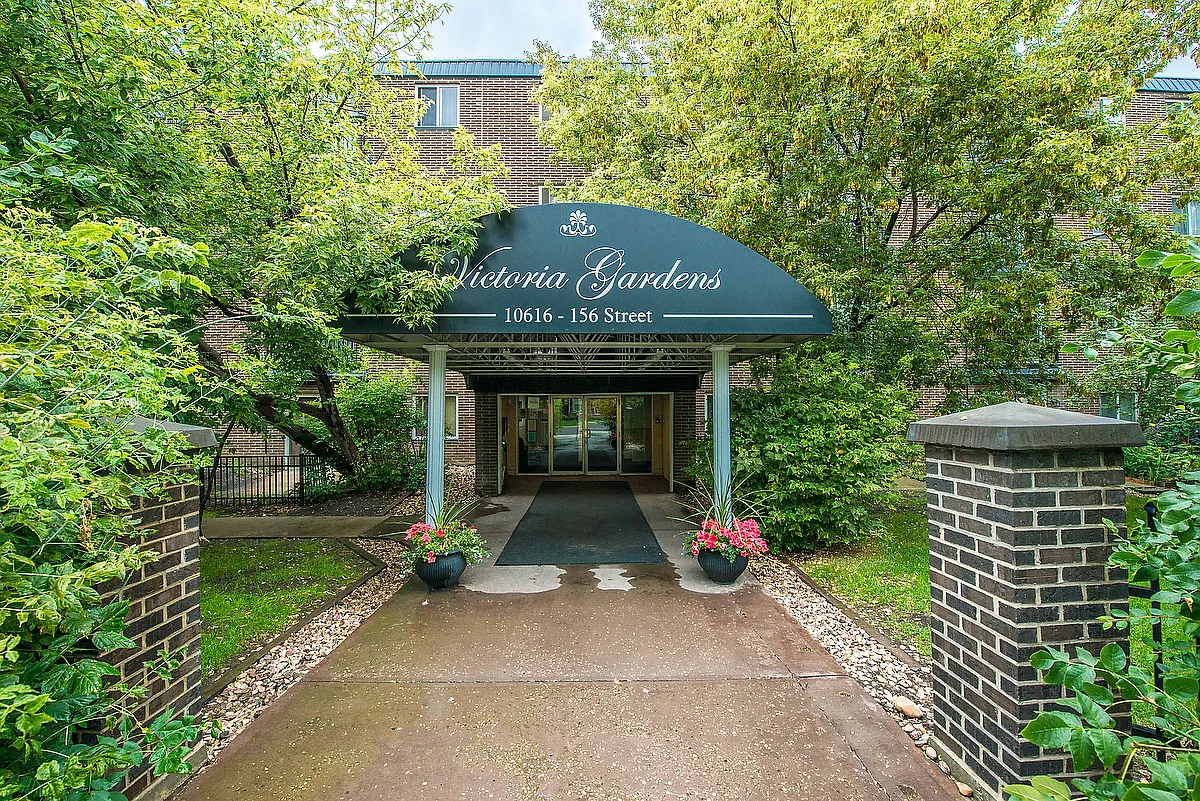 Victoria Gardens — Photo 1