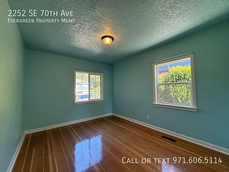 2252 SE 70th Ave — Photo 14