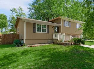 402 N Harrison St, Spring Hill, KS 66083