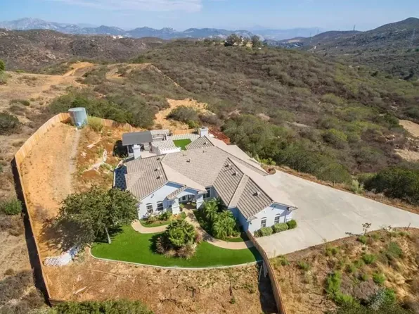 14097 Lazy Acres Dr, Lakeside, CA 92040