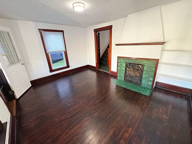 41 N Lancaster St — Photo 3