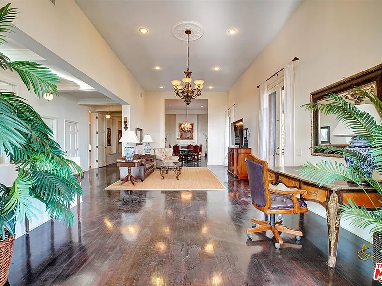 5805 Foxview Dr — Photo 13