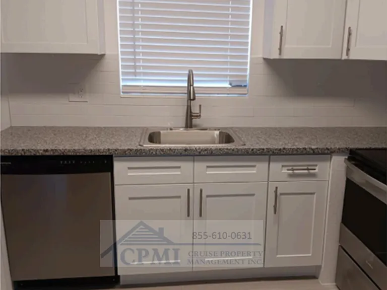 Ocean House - 360 Fiesta Ave Jupiter, FL 33469 — Photo 13