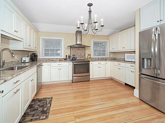 3rd image of 30 Bedford Rd