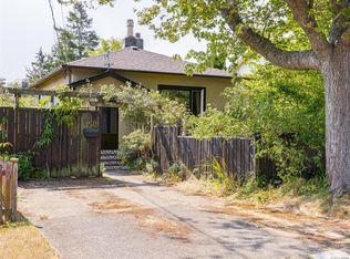 1541 Burton Ave, Victoria, BC V8T2N3