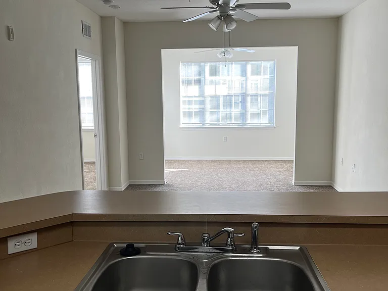 8225 Claire Ann Dr — Photo 10