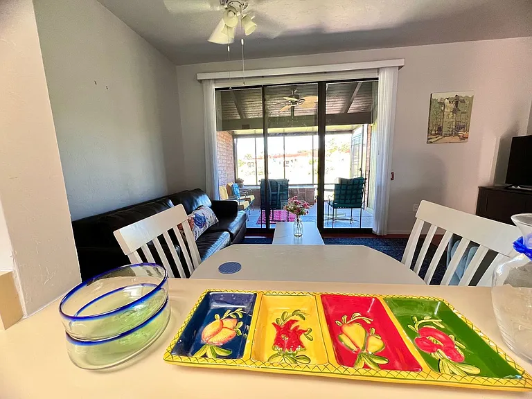2521 S Calle De Humes — Photo 11