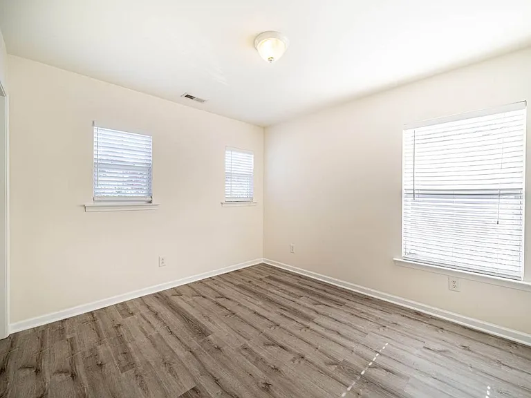 718 Delta Downs Dr — Photo 24
