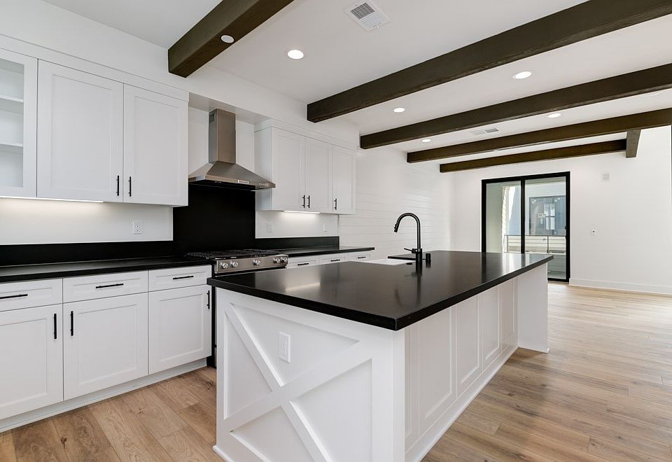 Granite Countertop, Kitchen Aid Stainless Steel appliances, Gas Range,