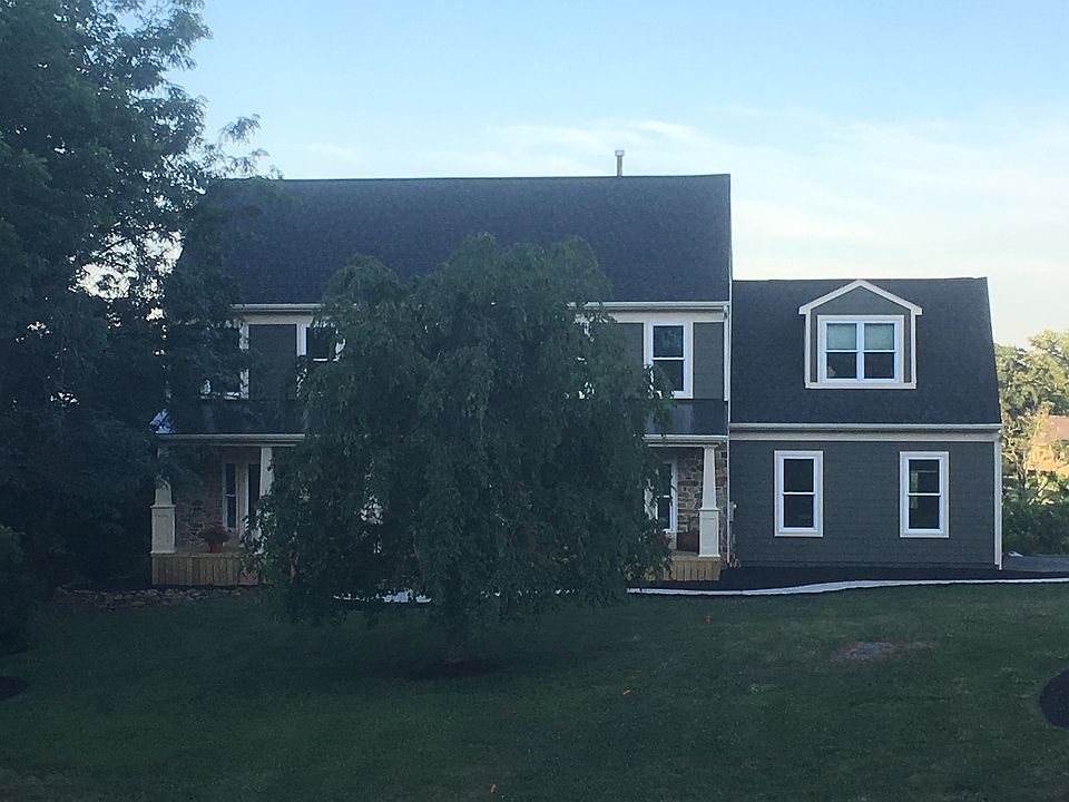1st image of 17910 Stoneleigh Dr