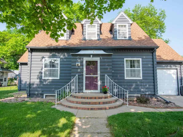 621 N 7th St, Estherville, IA 51334