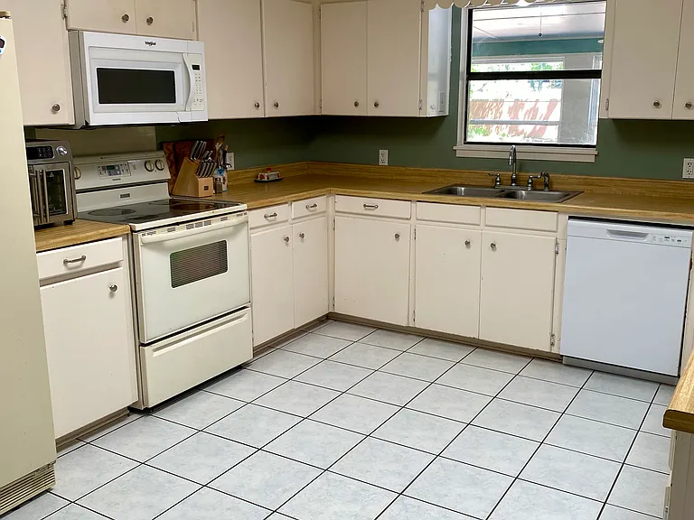 815 Shady Grove Ln — Photo 5