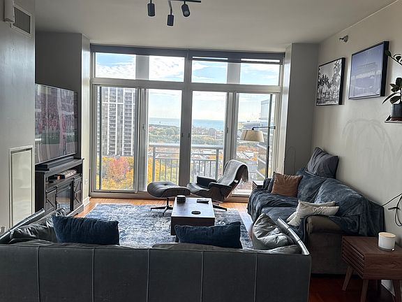 4th image of 1400 S Michigan Ave APT 1403