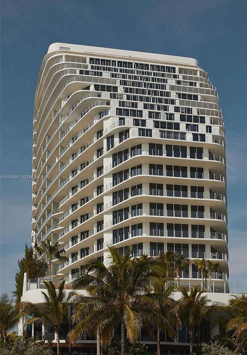 1 bed, 2.0 bath, 729 sqft, $15,000 — Photo 4