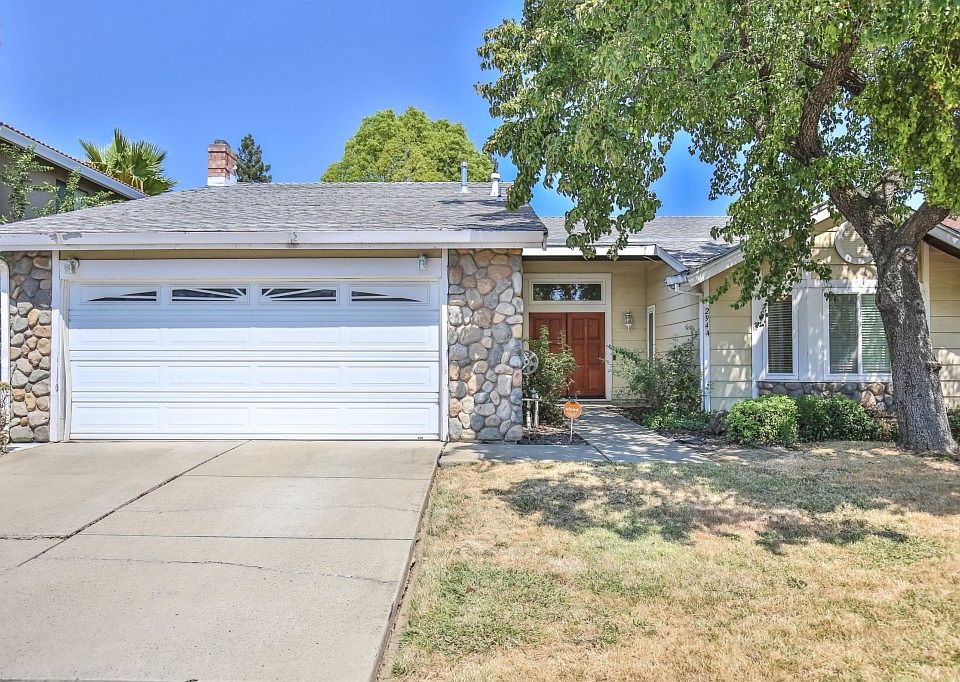 1st image of 2944 Azevedo Dr