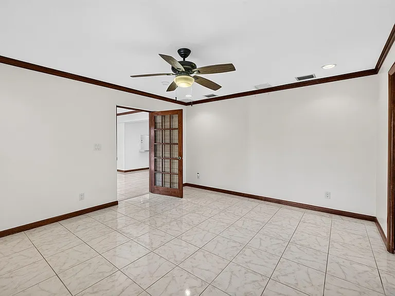 2060 Tropic Isle — Photo 23
