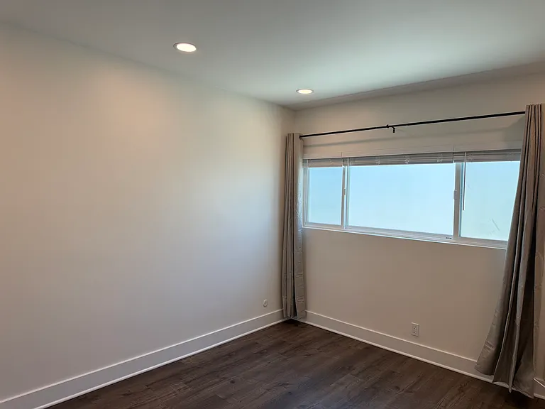 1011 Linden Ave #9 — Photo 14