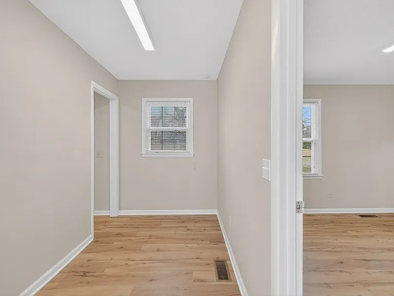 105 Kingwood Ave — Photo 23