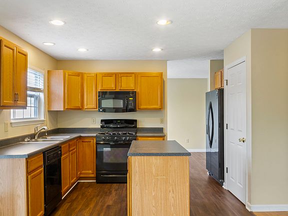 4th image of 130 Fawn Dr