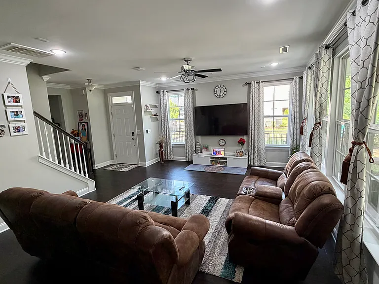 1016 Hero Pl — Photo 4