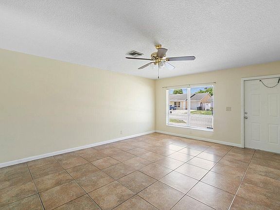 5th image of 6090 Lambeth Circle