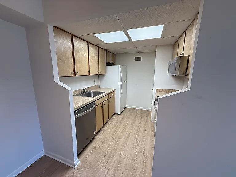 2102 Turtle Run Dr #9 — Photo 6