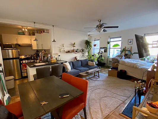 Rented by Performing Assets Corp | media 1