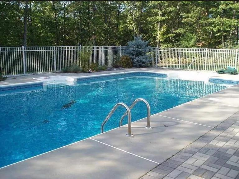 Cranbrook Dr — Photo 7